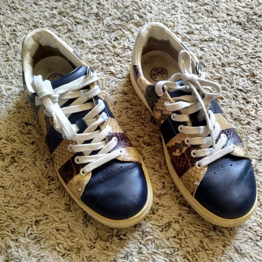 AS IS Tory Burch Howell Court Sneakers Stripped Snake Print Sz 8,5